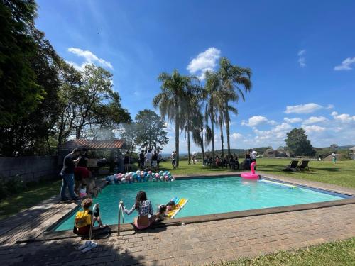 Piscina com paisagem
